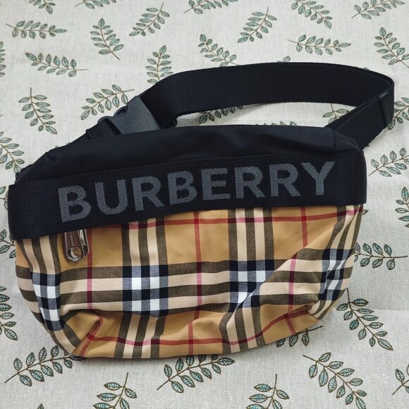 Burberry Fashion-Forward Belt Bag - Picture 1 of 6